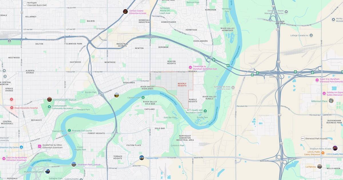 Detailed city map of Edmonton showcasing neighborhoods, parks, and main roads.