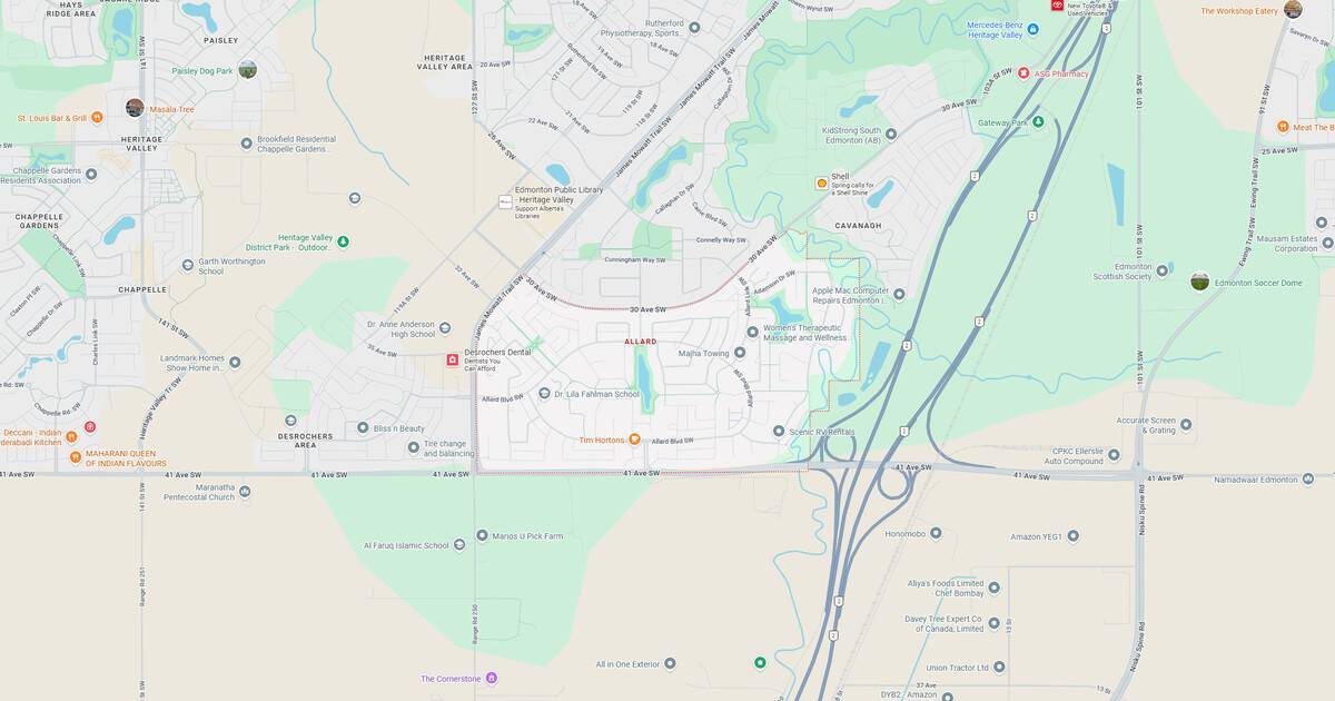 A detailed map of the city highlighting streets, parks, and transportation routes.