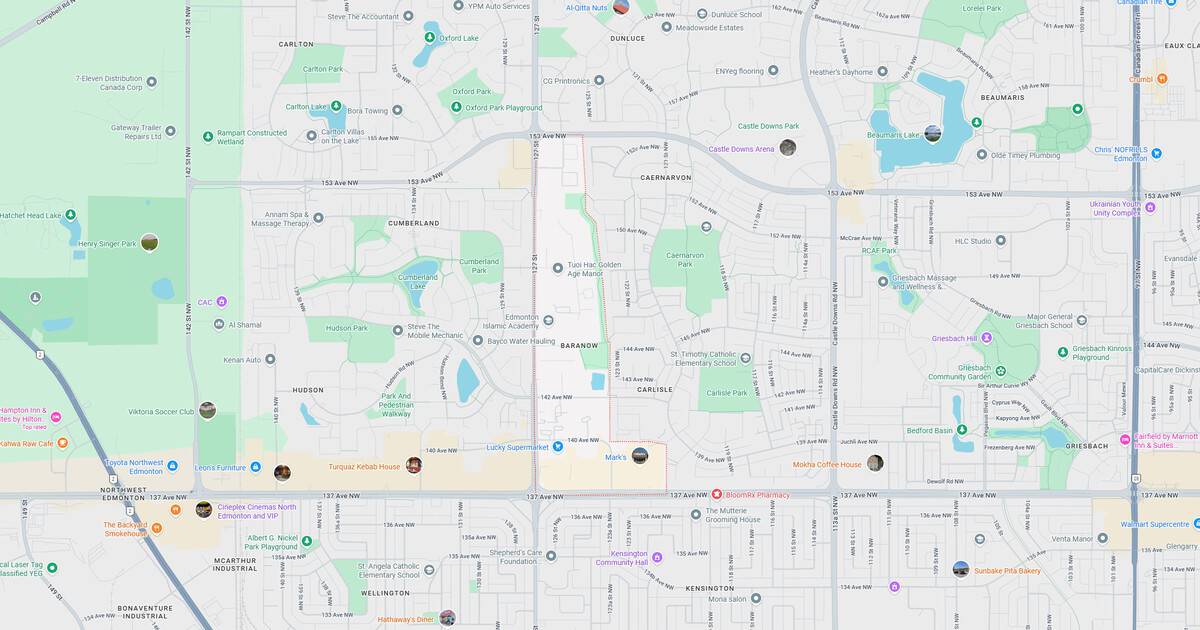 Map of downtown city area highlighting parks, lakes, and public transportation routes.
